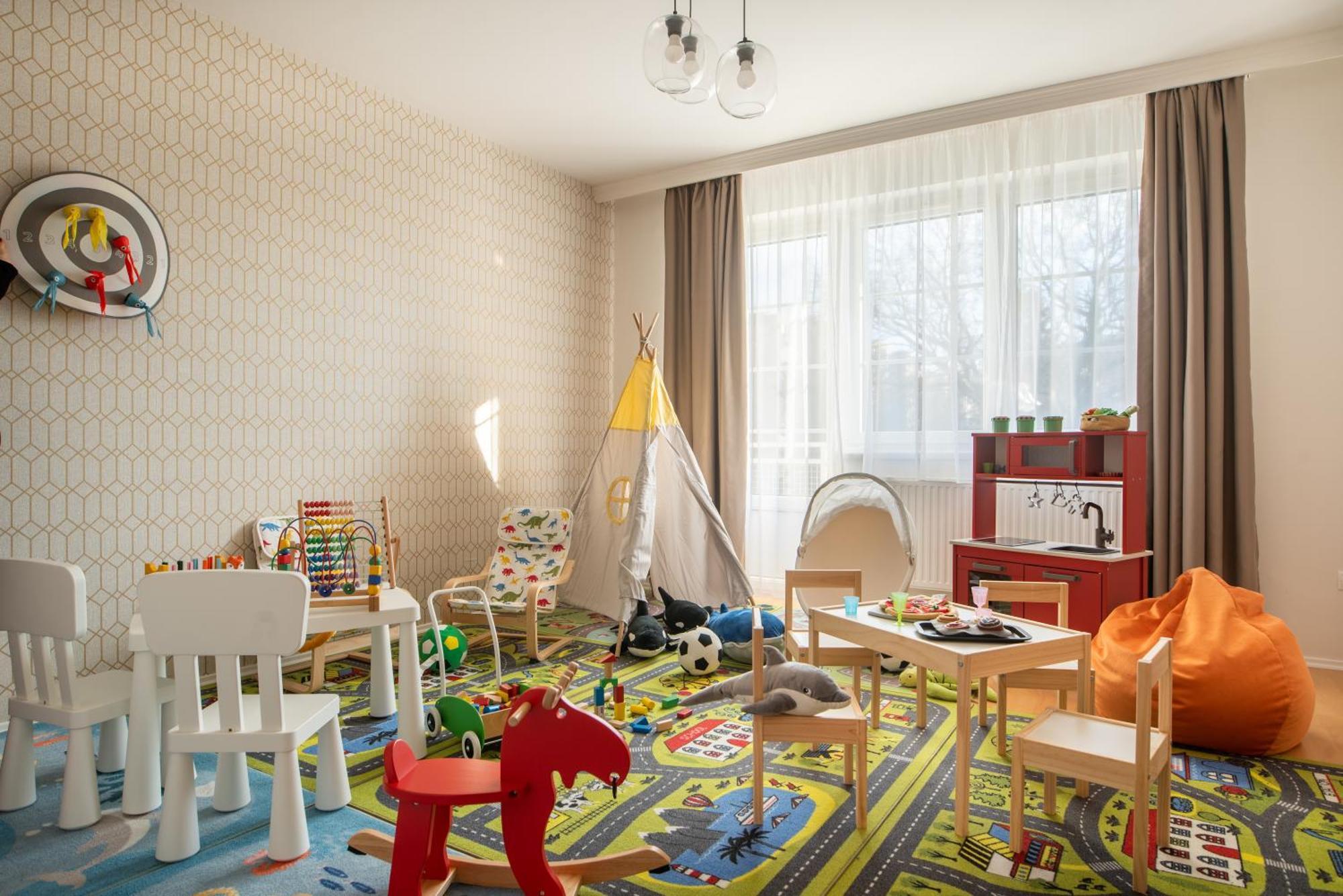 Holdvirag Hotel Sárvár Esterno foto