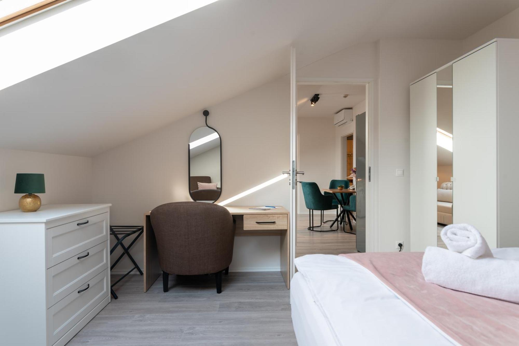 Holdvirag Hotel Sárvár Esterno foto