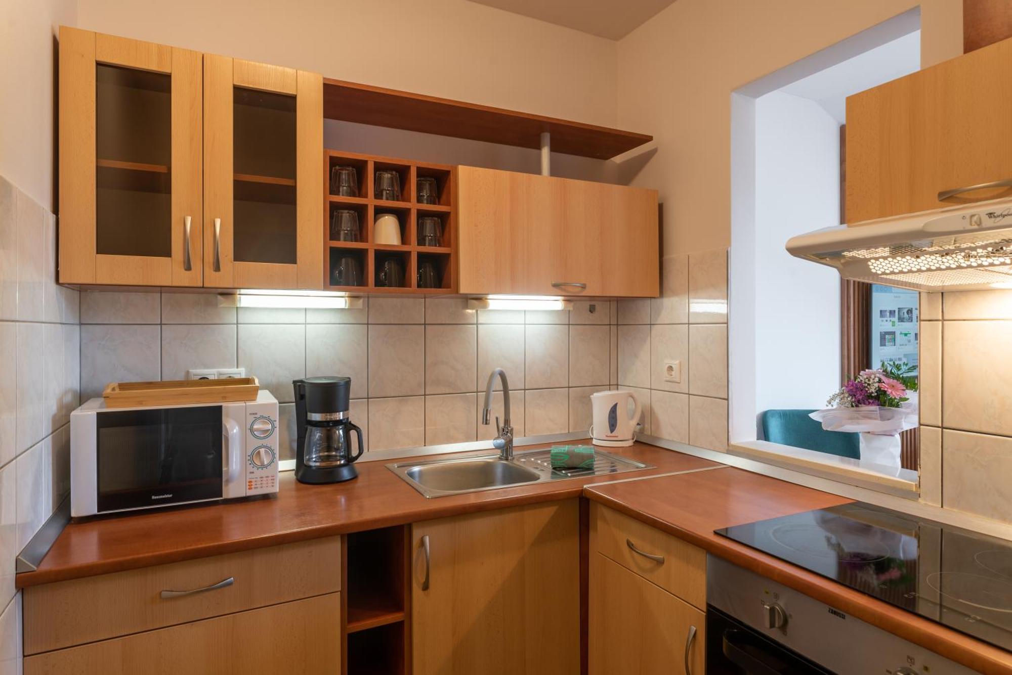 Holdvirag Hotel Sárvár Esterno foto