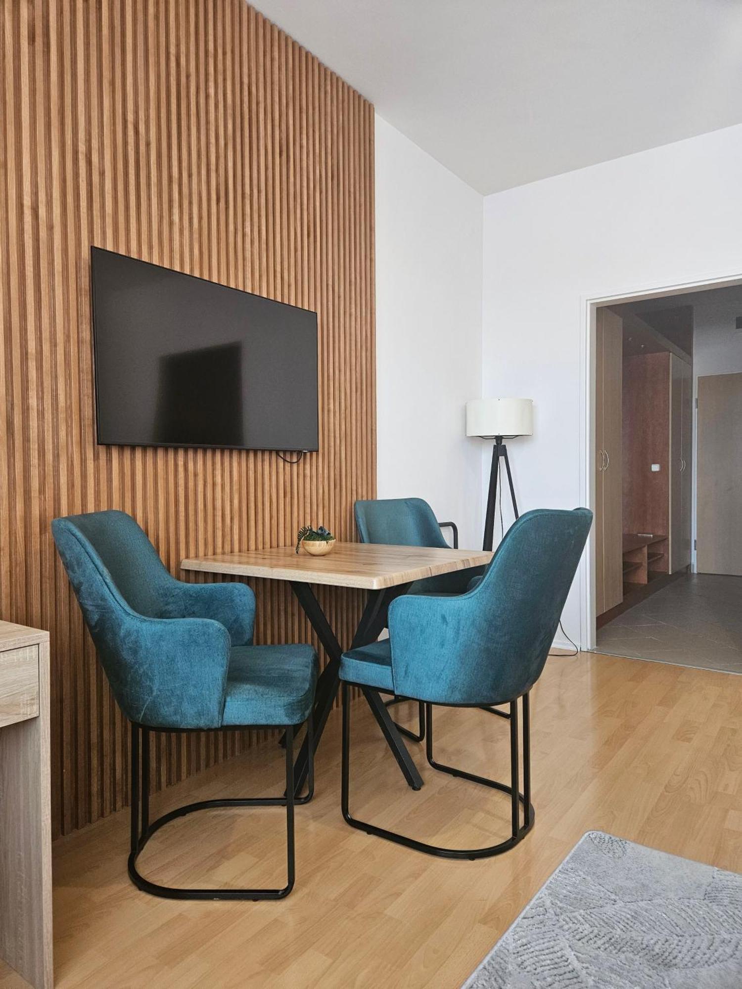 Holdvirag Hotel Sárvár Esterno foto