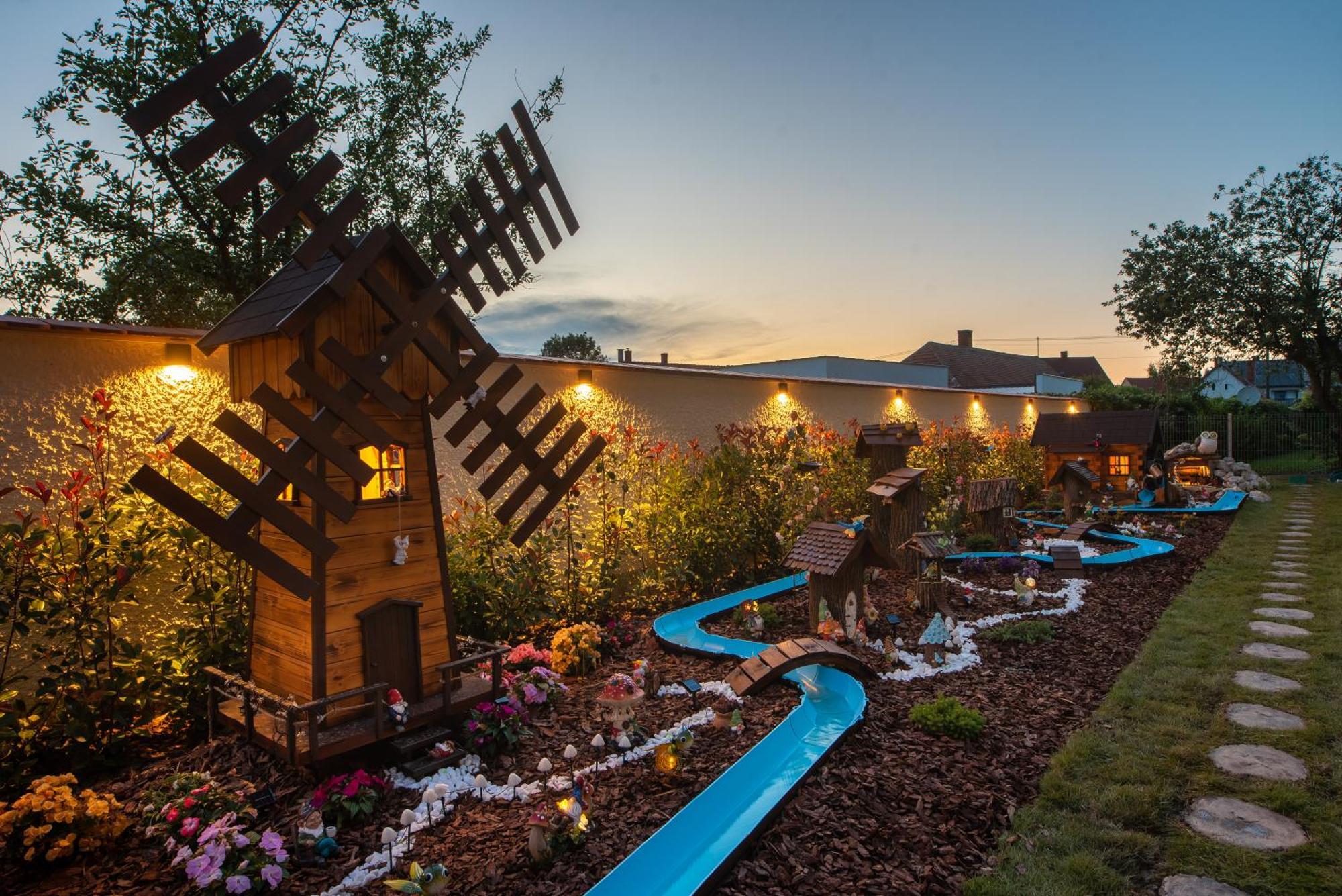 Holdvirag Hotel Sárvár Esterno foto